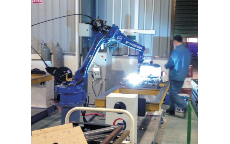 淺談農機行業(yè)焊接機器人的應用